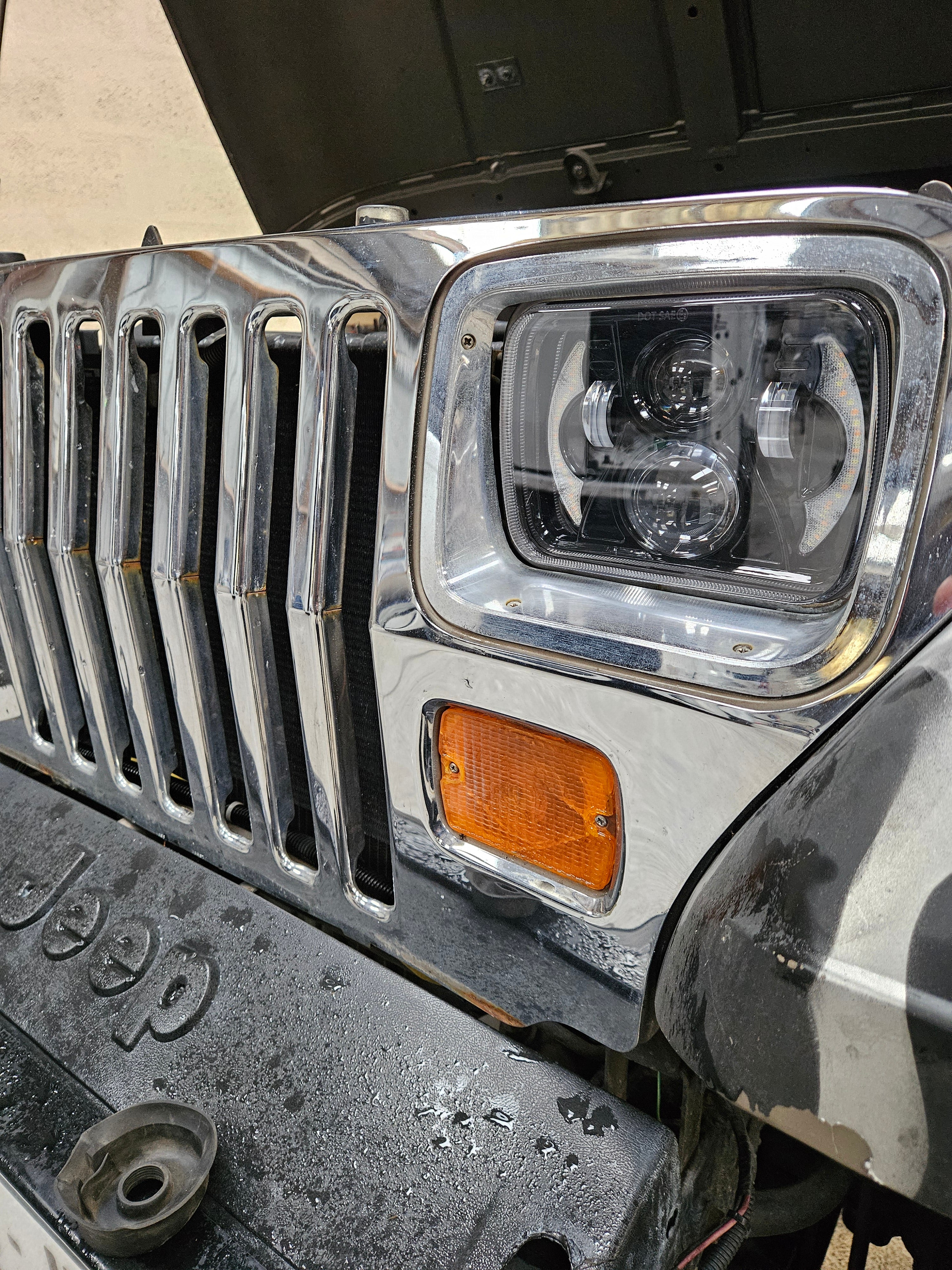 Optiques LED 110W pour Jeep Wrangler YJ et Cherokee XJ